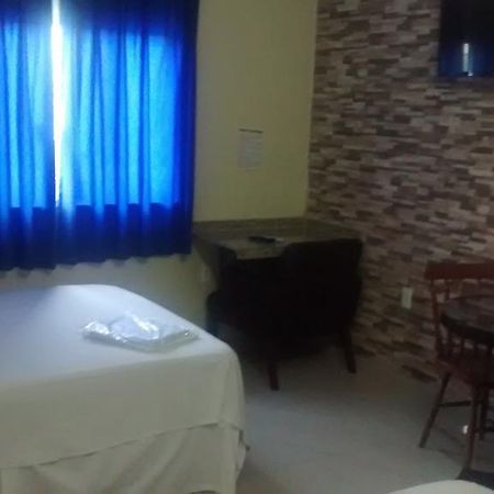 Hotel Dois Candangos Núcleo Bandeirante Δωμάτιο φωτογραφία