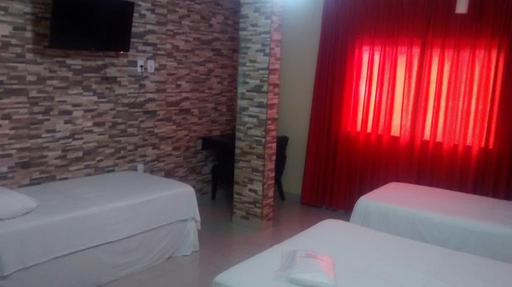 Hotel Dois Candangos Núcleo Bandeirante Δωμάτιο φωτογραφία