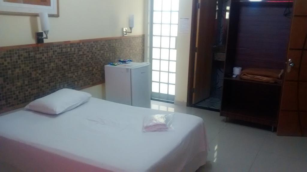 Hotel Dois Candangos Núcleo Bandeirante Δωμάτιο φωτογραφία